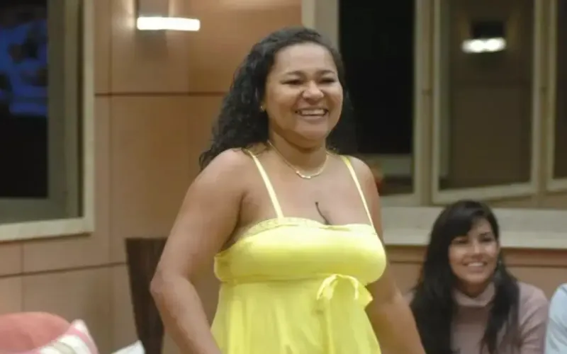 Campeã do BBB 6, Mara conquistou o público com simplicidade. Usou o prêmio para cuidar da filha e, anos depois, formou-se em Psicologia e seguiu atuando socialmente na Bahia/Foto: Divulgação