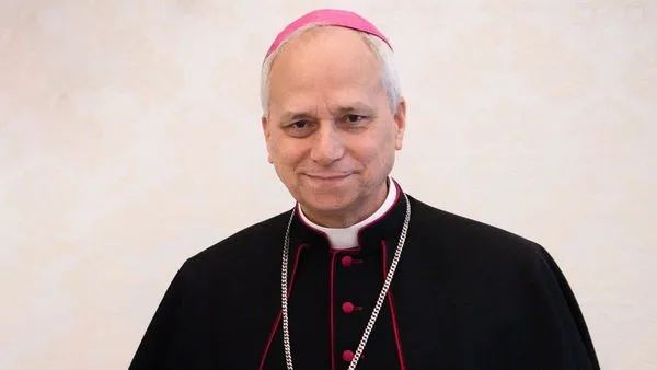 Vaticano divulga brasão e assinatura do papa Leão XIV; veja
