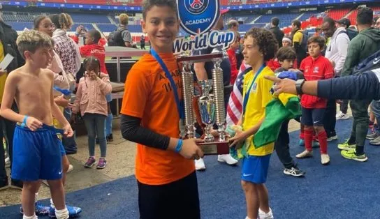 Com goleiro baiano de 11 anos, Brasil conquista campeonato mundial do PSG na França