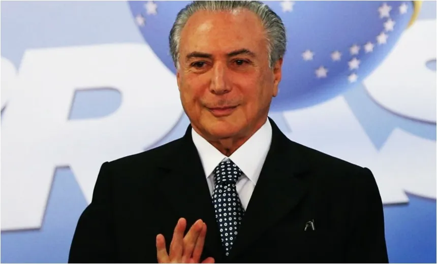 Após resultado do primeiro turno das eleições, internautas pedem “Fica, Temer”