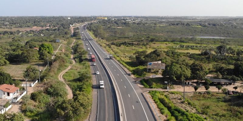 A BR-116, é uma rodovia longitudinal brasileira que se estende do Ceará ao Rio Grande do Sul, na fronteira com o Uruguai/Foto: Reprodução