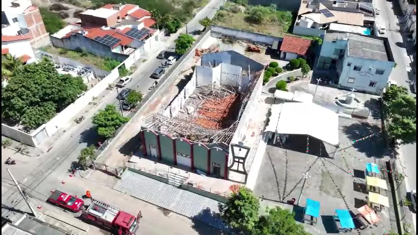 Desabamento de igreja em Jequié: 14 pessoas são resgatadas com vida