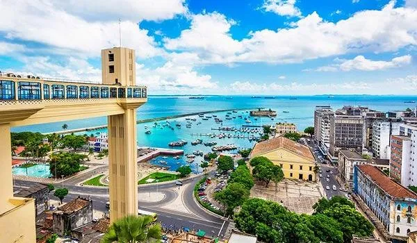 Depois de cinco meses com operações suspensas, Elevador Lacerda volta a funcionar