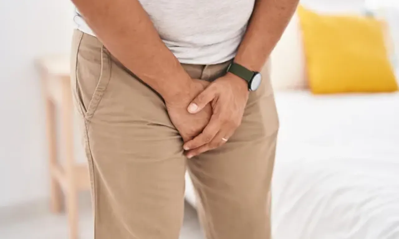 Homem teve o p&ecirc;nis queimado com acetona. Foto: Freepik