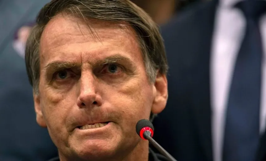 Após ação no STF, Bolsonaro apaga postagens sobre ‘golden shower’