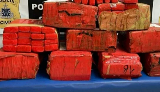 Carro estacionado é flagrado com 145 kg de maconha em Itapuã