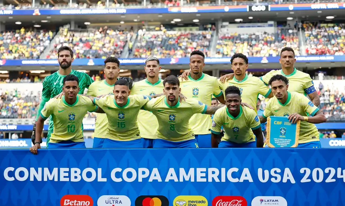 Brasil enfrenta Paraguai em busca da primeira vitória na Copa América