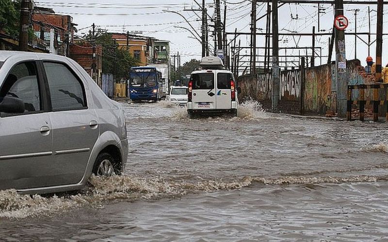 Estado de aten&ccedil;&atilde;o n&atilde;o significa que desastres v&atilde;o ocorrer, mas aponta risco maior para alagamentos, deslizamentos em &aacute;reas vulner&aacute;veis e transtornos causados pelas chuvas/Foto: Reprodu&ccedil;&atilde;o