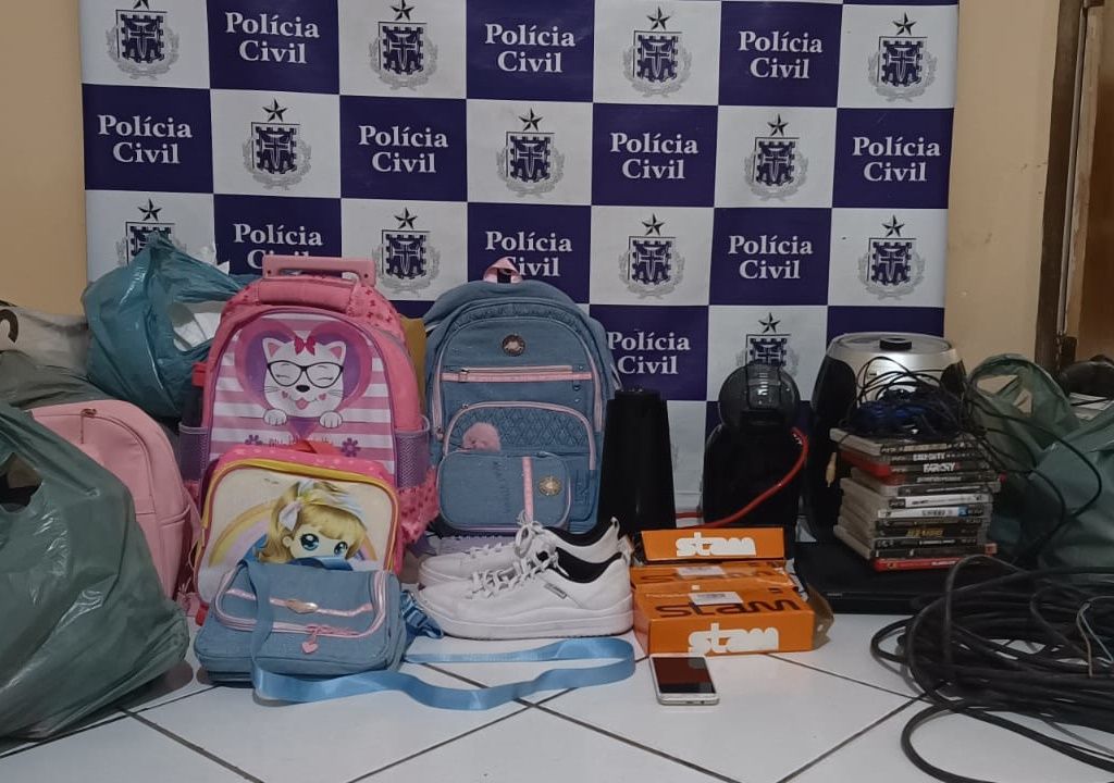 Além do furto da casa, ela é suspeita de usar o filho como ajuda para a prática dos crimes. Foto: Divulgação/SSP-BA