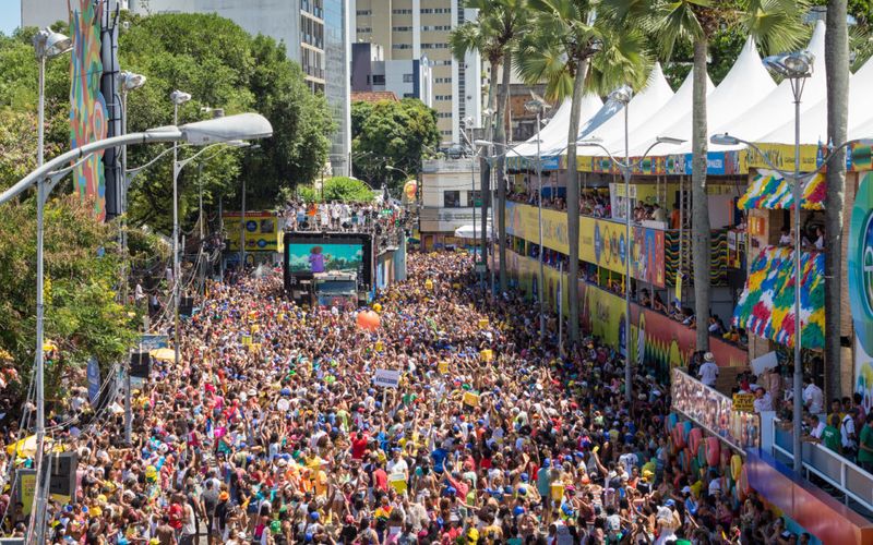 O Carnaval de Salvador tem tr&ecirc;s circuitos oficiais. O Osmar, no Campo Grande, &eacute; o mais tradicional e homenageia Osmar Macedo, pioneiro do trio el&eacute;trico/Foto: Divulga&ccedil;&atilde;o&nbsp;