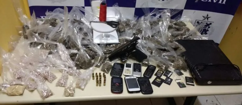OPERAÇÃO ANTÍDOTO: Suspeito é preso e comparsa consegue fugir em ação que apreendeu drogas e veículos