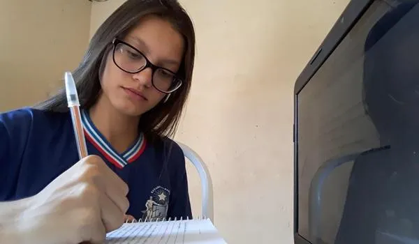 Aulão virtual de língua portuguesa acontece nesta terça-feira; saiba onde assistir