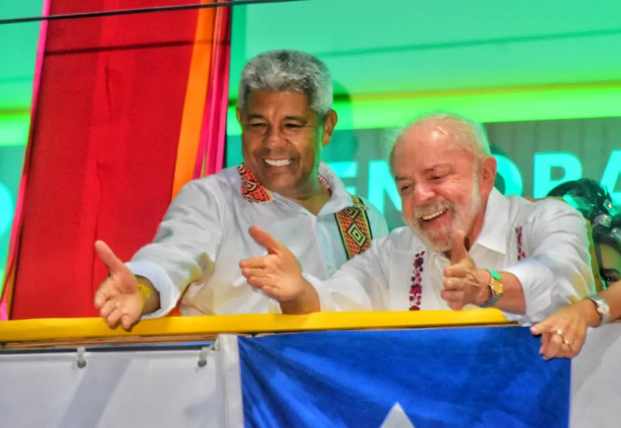 Lula n&atilde;o participar&aacute; do desfile do 2 de julho em Salvador, para evitar exposi&ccedil;&atilde;o ao sol durante o tratamento de sa&uacute;de.| 