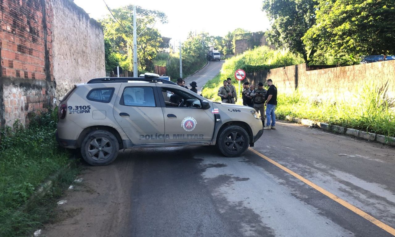 Corpo &eacute; encontrado com marcas de tortura. Foto: Vitor Castro | TV Aratu