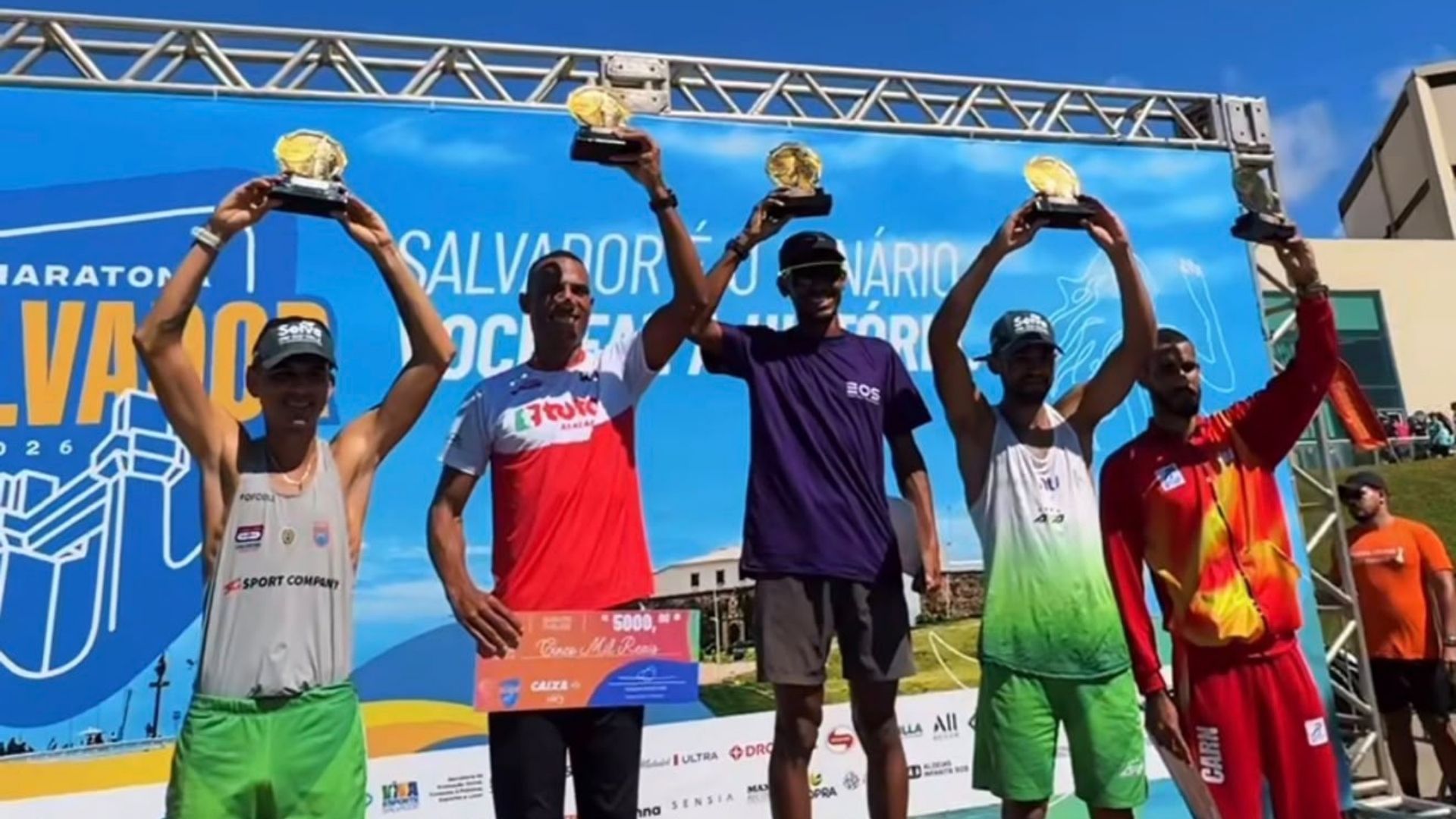 Vencedores da Maratona Salvador; Foto: Reprodu&ccedil;&atilde;o/ Redes Sociais