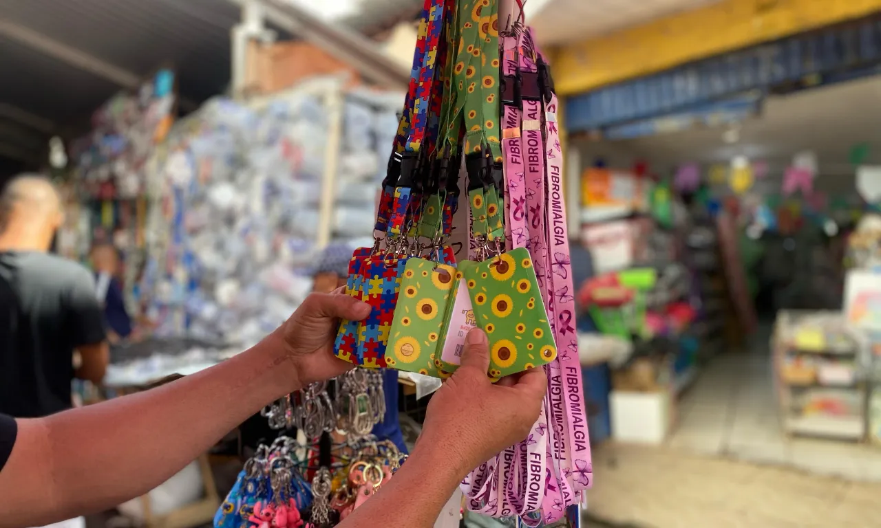 Orgulho Autista: popularização dos cordões acende alerta sobre banalização