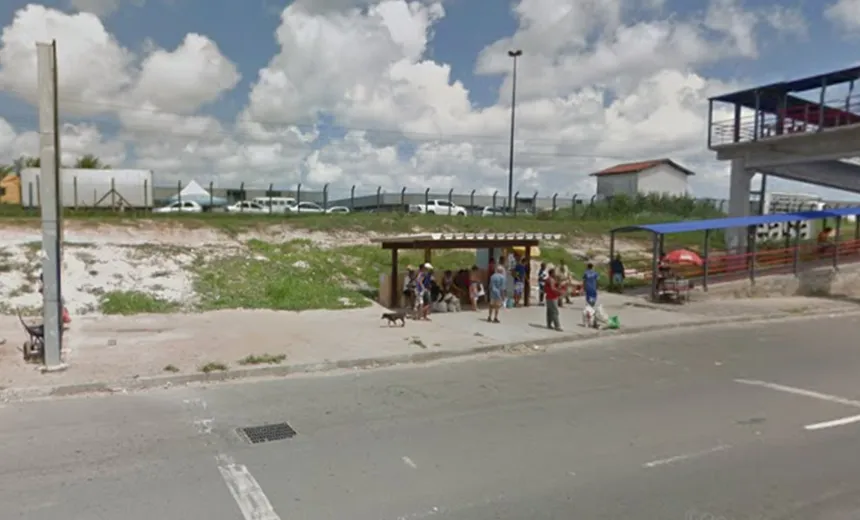 ACIDENTE: Mulher e criança são atropeladas a poucos metros de passarela em Simões Filho