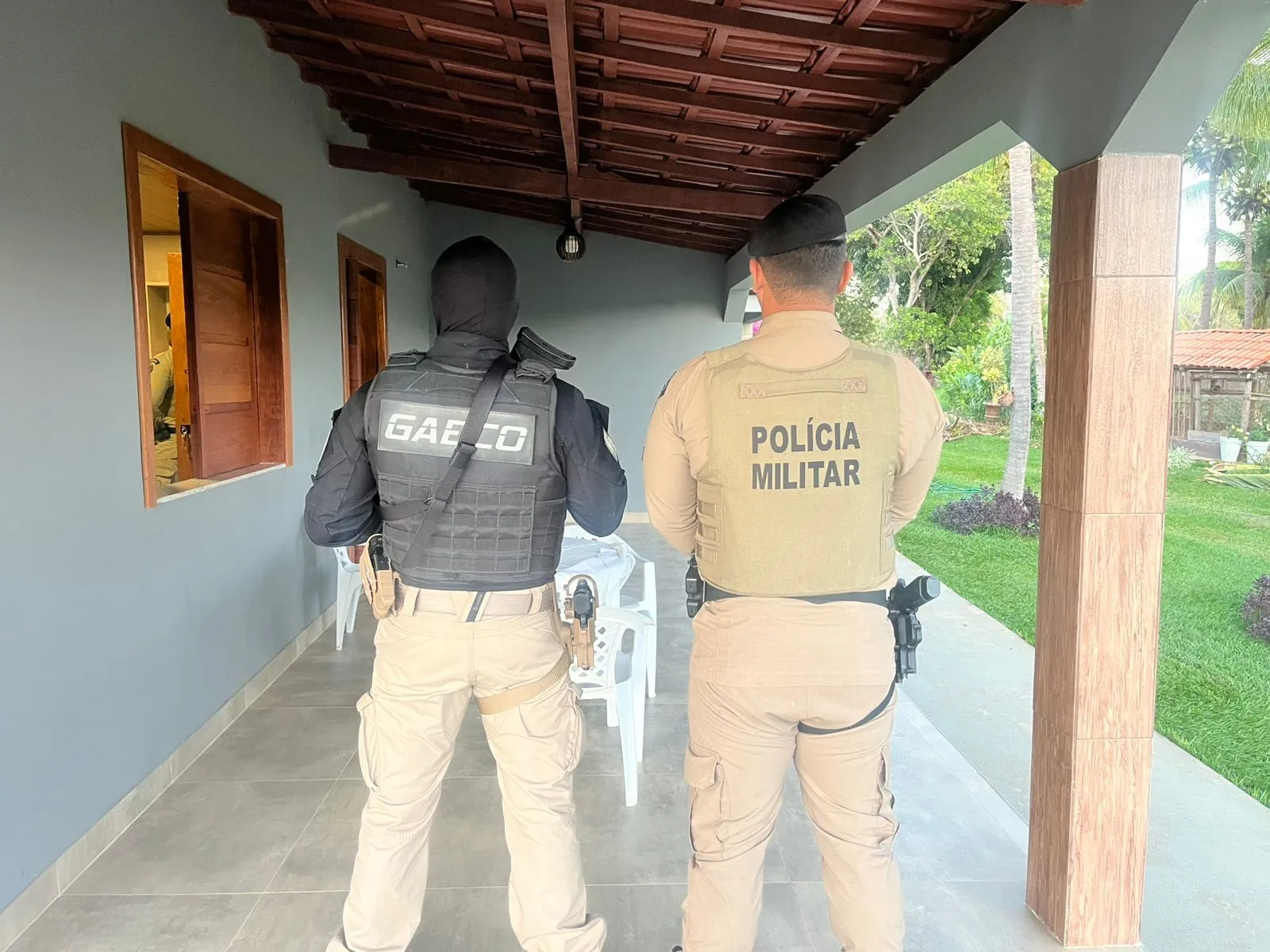 Suspeito de proteger milícia, tenente-coronel da PM é preso na Bahia