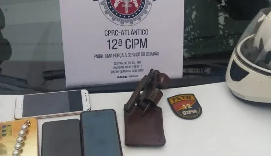 Dois ladrões de celulares são presos em Ondina; dupla também assaltou farmácia e supermercado em Salvador