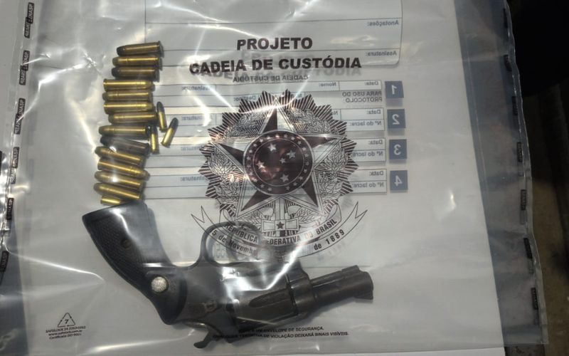 Homem preso foi localizado durante opera&ccedil;&atilde;o da Pol&iacute;cia Civil que cumpria mandados de busca e apreens&atilde;o em dois munic&iacute;pios baianos/Foto: Divulga&ccedil;&atilde;o/Ascom PCBA