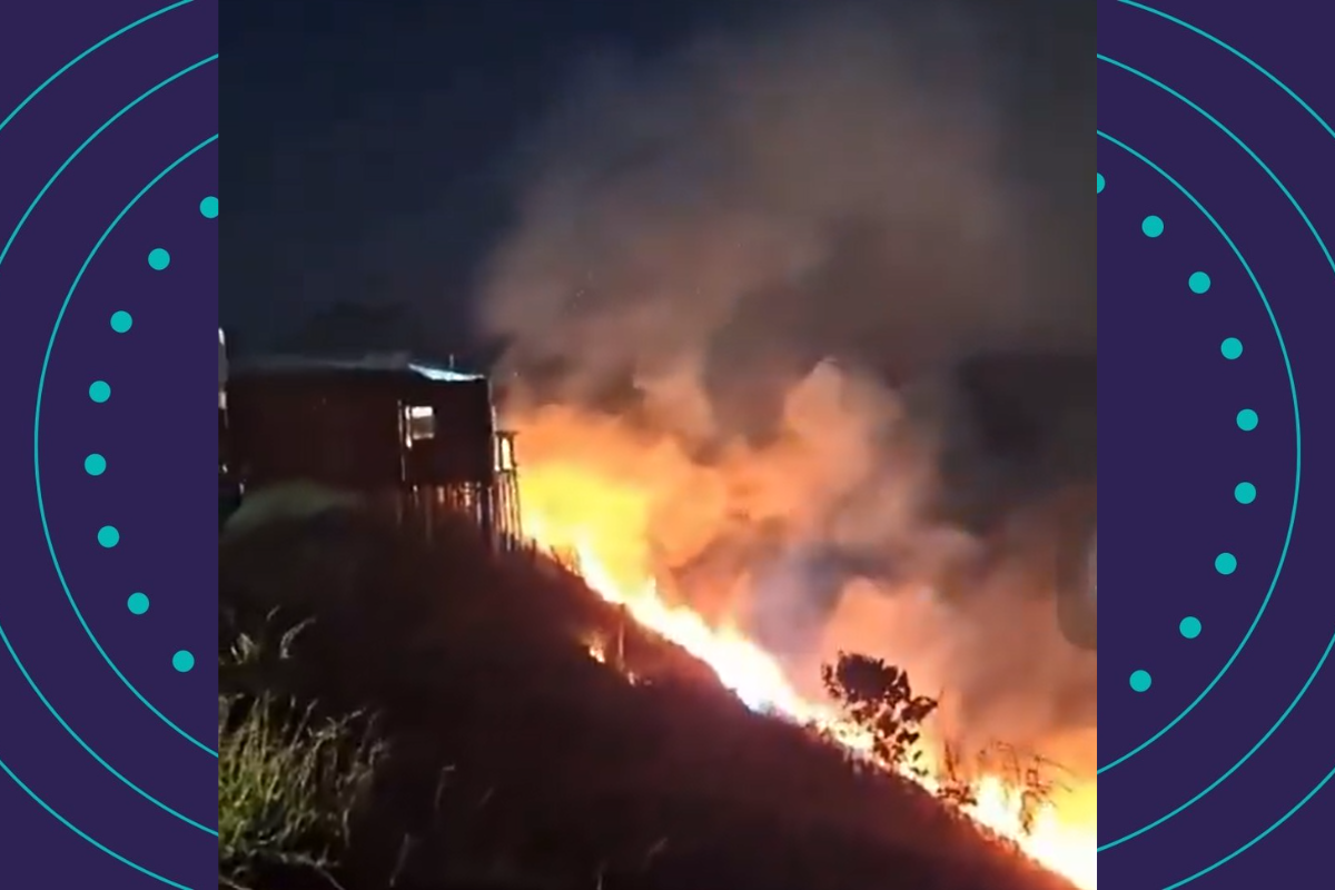 Fogos de ch&aacute; revela&ccedil;&atilde;o provocam inc&ecirc;ndio em rancho tur&iacute;stico na Bahia. Foto: Reprodu&ccedil;&atilde;o redes Sociais 