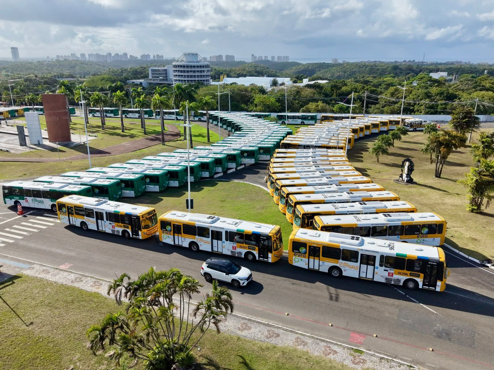 &Ocirc;nibus Com Ar Condicionado Em Salvador
