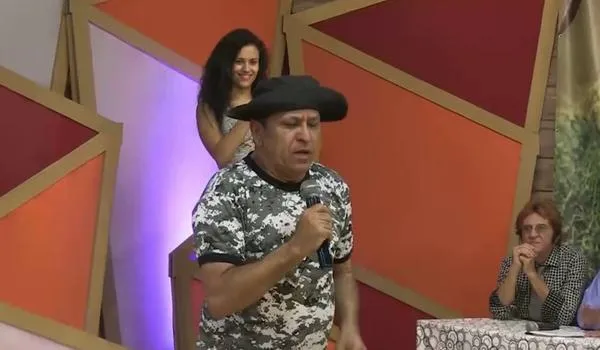 Humorista Rapadura, de "A Praça é Nossa", morre aos 57 anos em São Paulo