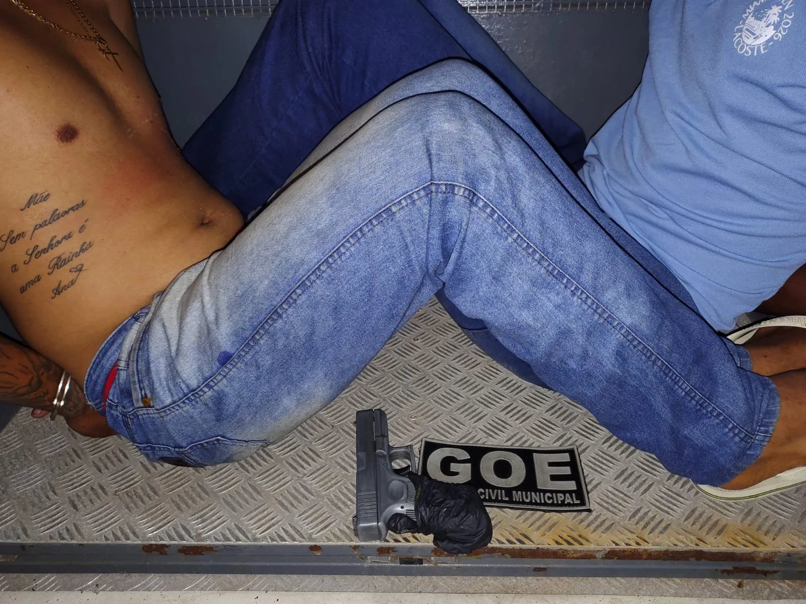 Dupla é presa suspeita de praticar assaltos no Jardim de Alah, em Salvador