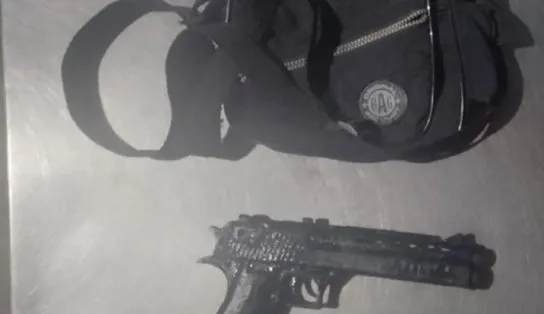 Amor até onde deu! Homem convida companheira para crimes em Salvador, mas corre ao ver a PM e deixa jovem na "laranjada"  