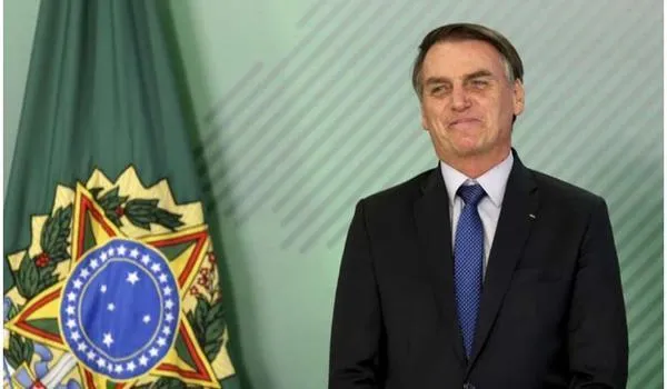 Bolsonaro sanciona lei que dispensa reembolso por cancelamento de eventos durante a pandemia