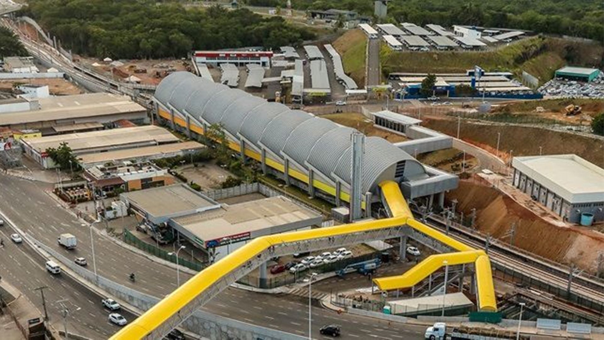Estacão aeroporto metrô_passarela até terminal de ônibus | Foto: CCR Metrô Bahia