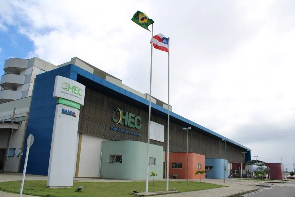 Menina de 4 anos é baleada em Feira de Santana; adolescentes seriam autores do crime
