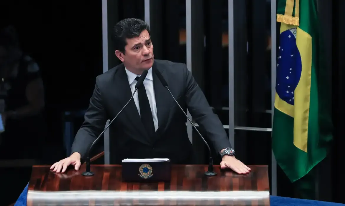 Em 4ª sessão de julgamento, desembargador vota pela cassação de Sergio Moro