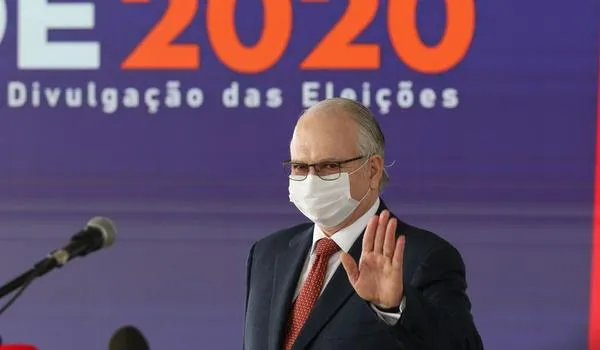 Ministro do TSE reforça segurança da urna eletrônica e critica boatos sobre fraudes nas eleições