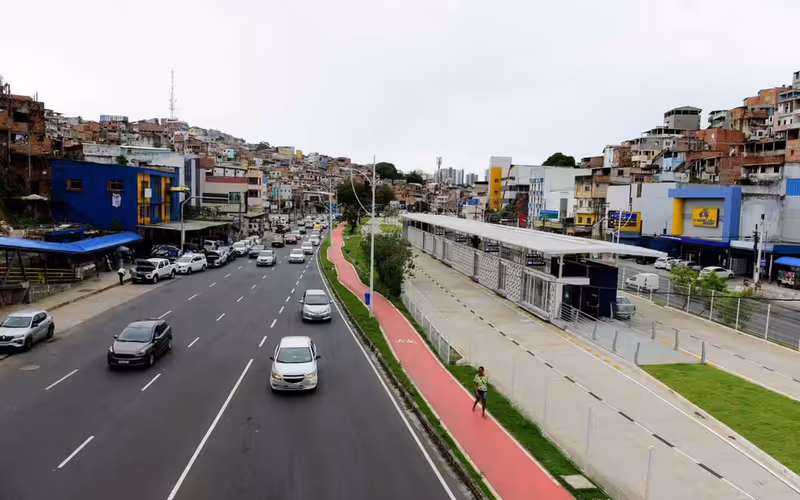 O trecho 2 do BRT passou a operar entre a Estação da Lapa e o Vale das Pedrinhas, conectando bairros como Santa Cruz e Chapada do Rio Vermelho ao restante da cidade/Foto: Jefferson Peixoto/Secom PMS