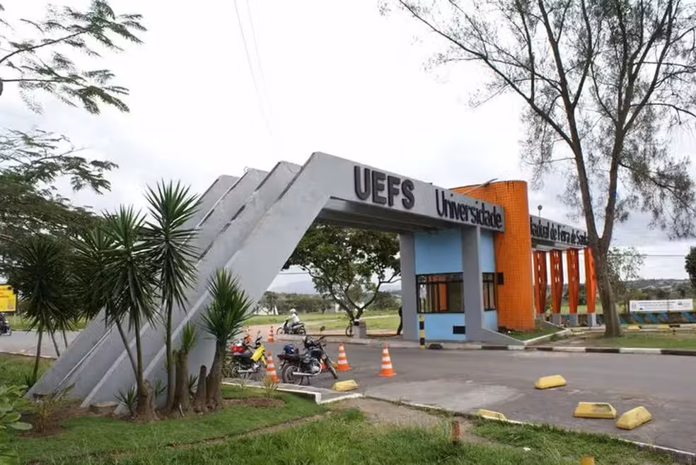 Concurso público da UEFS oferece 21 vagas para o cargo de professor auxiliar. Foto: Divulgação