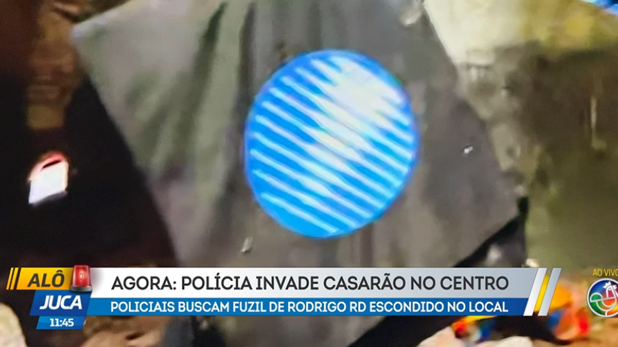 Colete balístico de emissora é encontrado em esconderijo de criminosos.Foto: TV Aratu