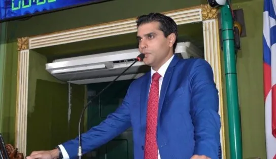 'O União Brasil pode presidir a comissão de Reparação', ironiza Alexandre Aleluia