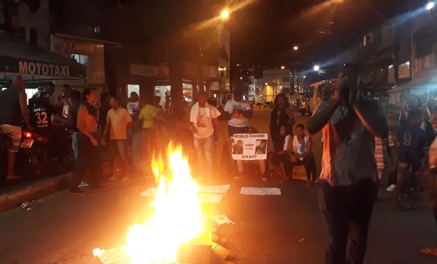 Moradores protestam após morte de jovem no Vale das Pedrinhas; vídeo