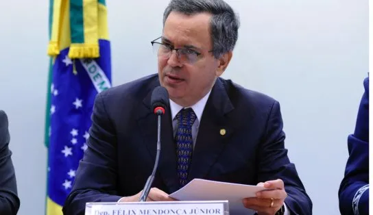 Presidente do partido de João Henrique reprova ele como gestor, mas ressalta qualidades na Câmara; "excelente deputado" 