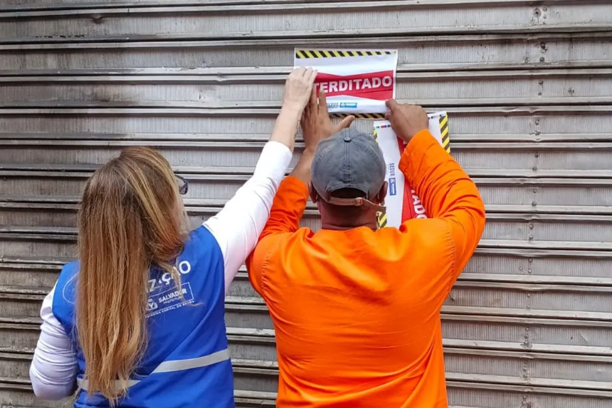 Sedur interdita sete ferros-velhos irregulares em Salvador