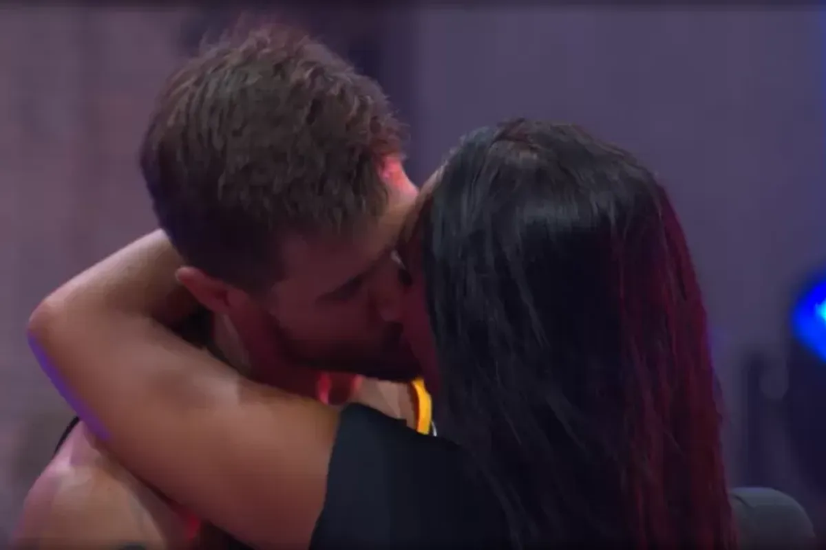 Jonas e Maxiane se beijam pela 3&ordf; vez no BBB 26. Foto: Reprodu&ccedil;&atilde;o | Globoplay