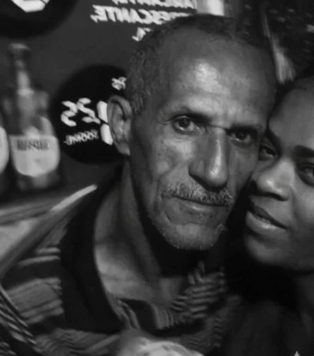 Lorena, de 24 anos, e Adilson Mendes, de 67