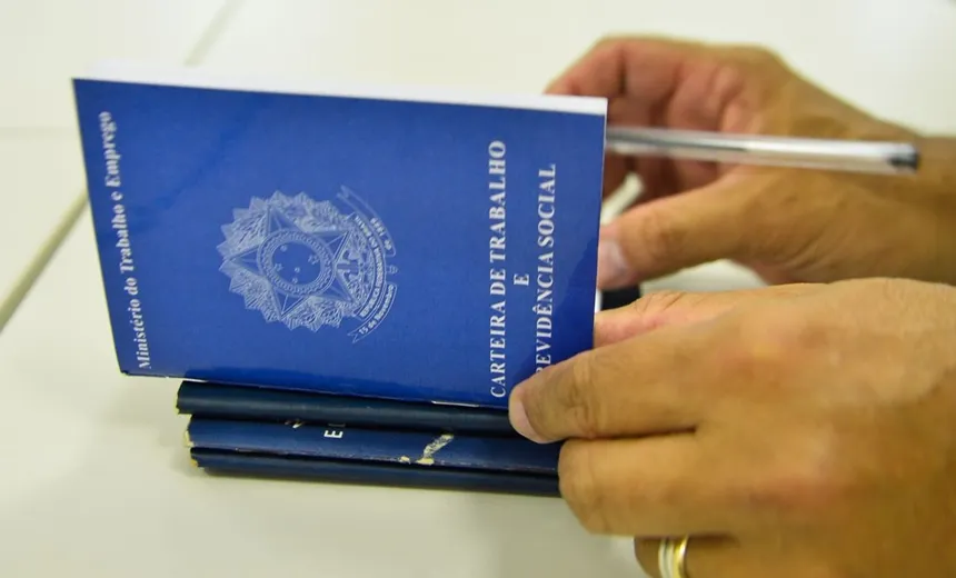 Serviços documentais e mais de 700 vagas para PCD são oferecidas em Salvador