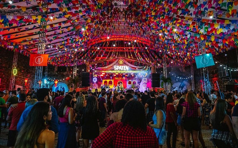 O evento une o clima tradicional do interior com a experi&ecirc;ncia cervejeira urbana do projeto Biergarten Salvador/Foto: Divulga&ccedil;&atilde;o 