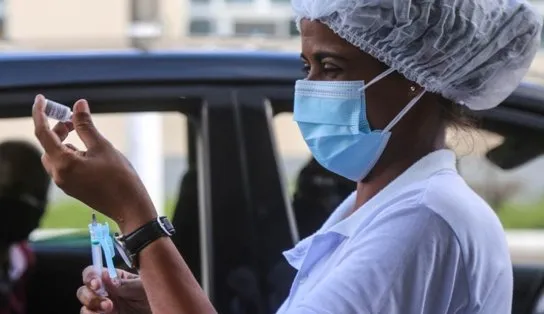 Salvador inicia aplicação da terceira dose de vacinas contra Covid-19 em idosos nesta segunda-feira
