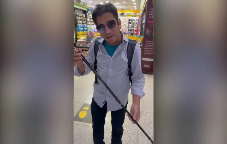 Deficiente visual é impedido de embarcar com bengala: 'tiraram meus olhos pela segunda vez'