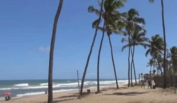 Para conter coronavírus, praias de Lauro de Freitas têm fiscalização intensificada neste 7 de Setembro