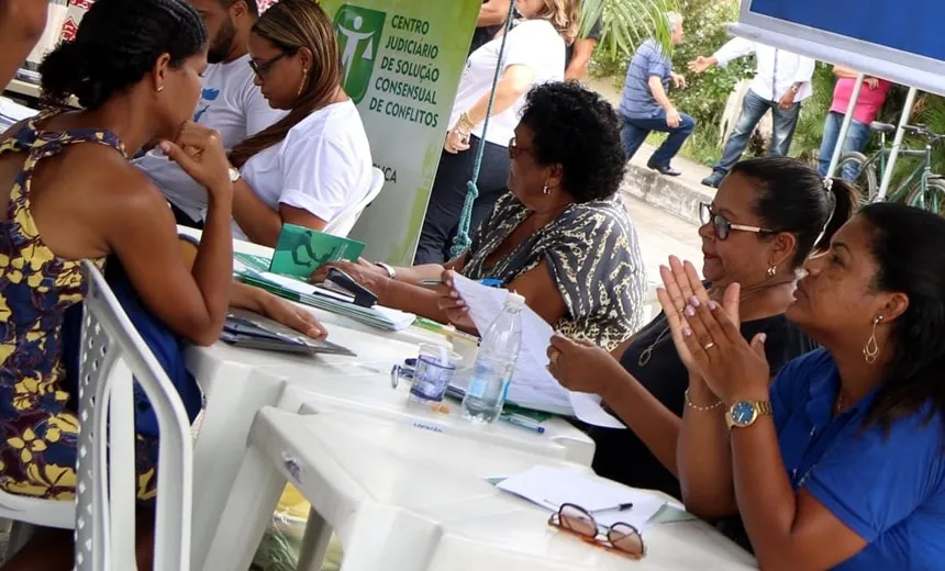 Serviços de saúde, jurídicos e documentais são oferecidos em Ilha de Maré nesta quarta