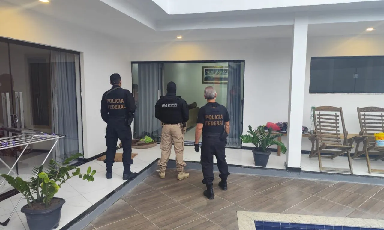 Agentes políticos são alvos de operação contra lavagem de dinheiro em Porto Seguro 